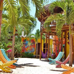 Tribu Albergue Ilha Holbox